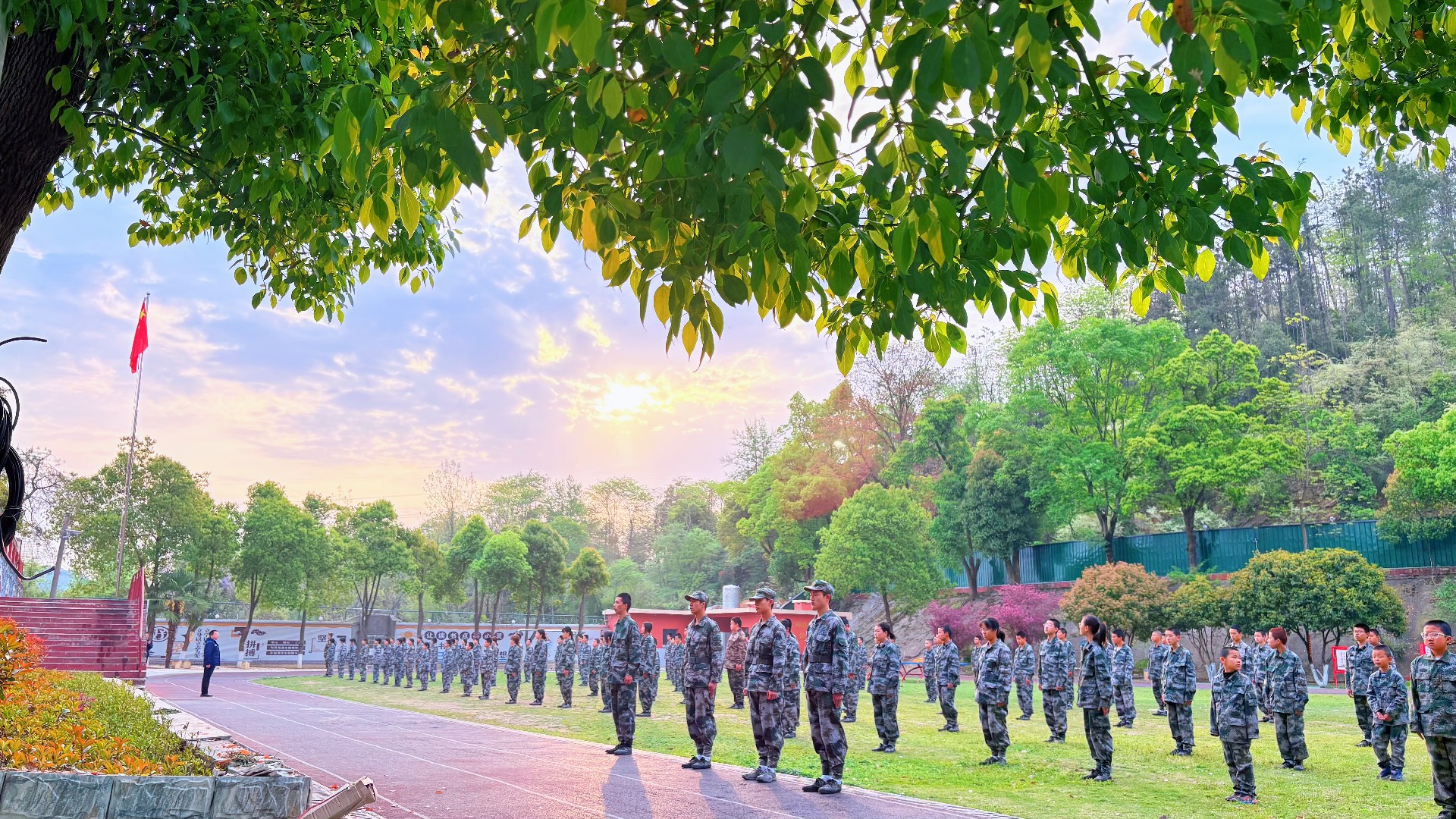 破解13岁孩子网瘾困境：赤壁市三国青少年成长学校的专门教育之道